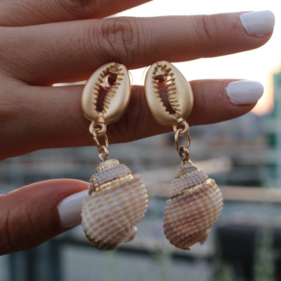 WowNYC Jewelry - NEW Handmade Earrings | Natural Seashell Dangle